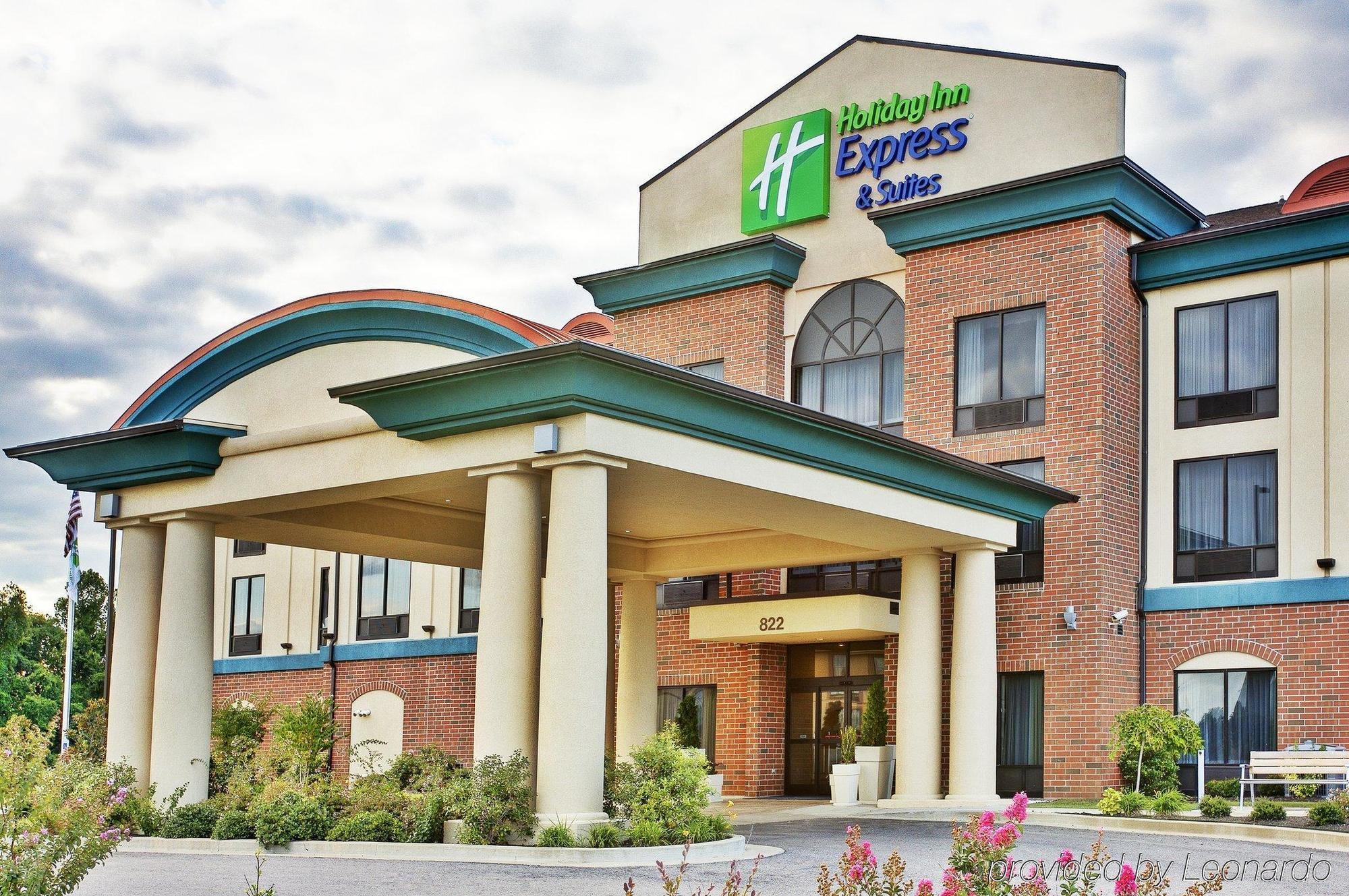 Holiday Inn Express & Suites Dyersburg By Ihg Exterior photo