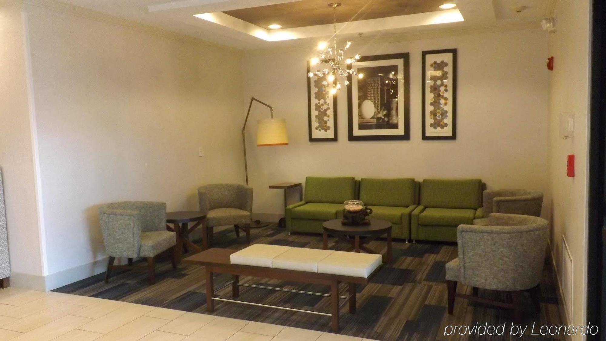 Holiday Inn Express & Suites Dyersburg By Ihg Exterior photo